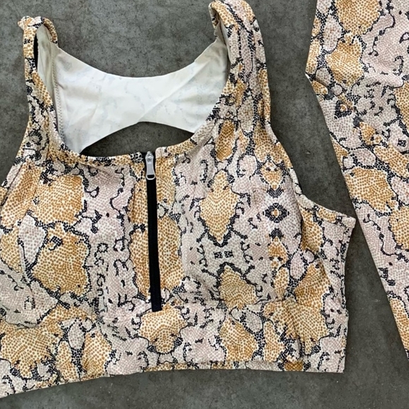 Varley Golden Snakeskin Sportsbra Zip Up Crop Top - Picture 3 of 7